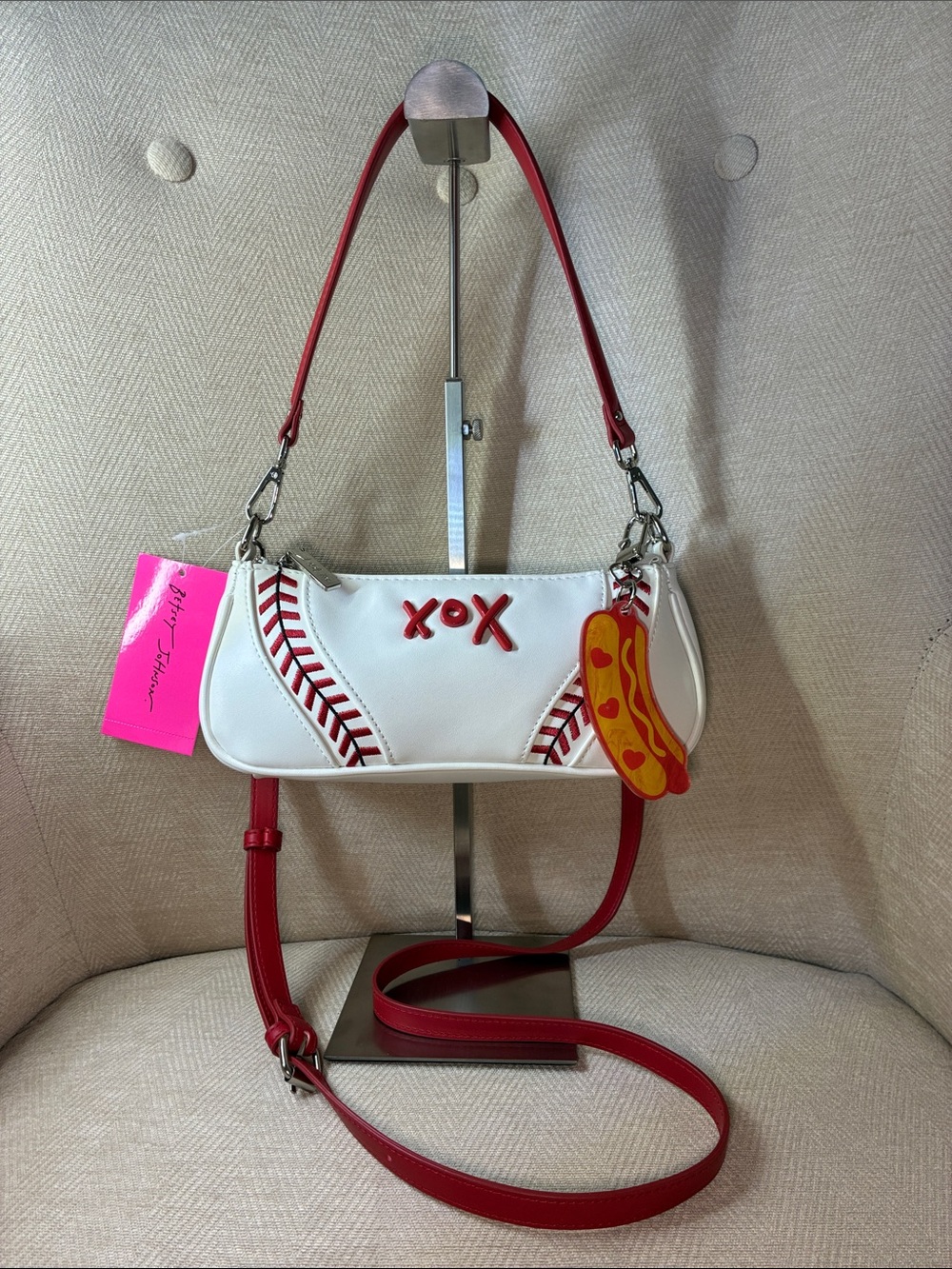 Betsey Johnson White Crossbody Red Baseball Stitching and XOX and Hotdog Charm - Picture 5 of 12